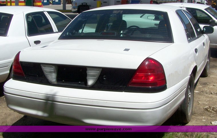image for item 3878 2006 Ford Crown Victoria Police Interceptor