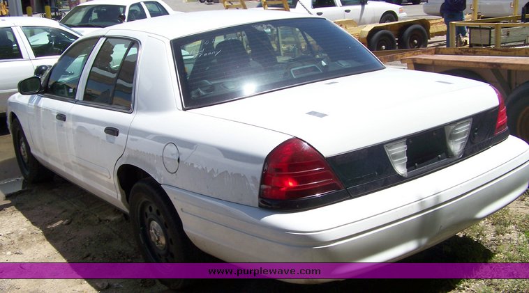 image for item 3878 2006 Ford Crown Victoria Police Interceptor