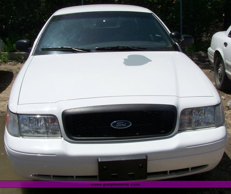 image for item 3879 2006 Ford Crown Victoria Police Interceptor