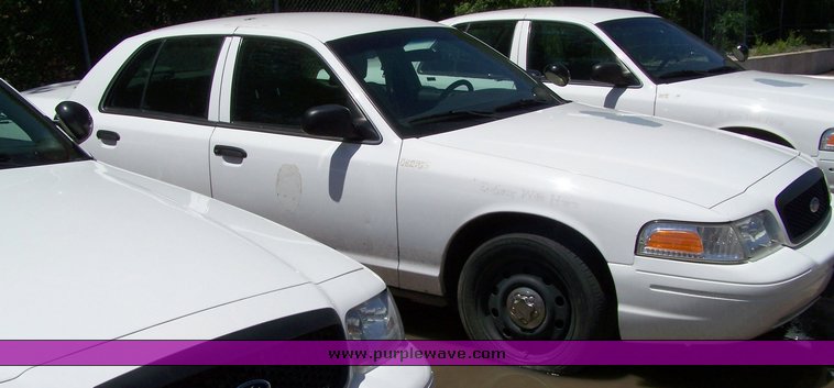 image for item 3879 2006 Ford Crown Victoria Police Interceptor