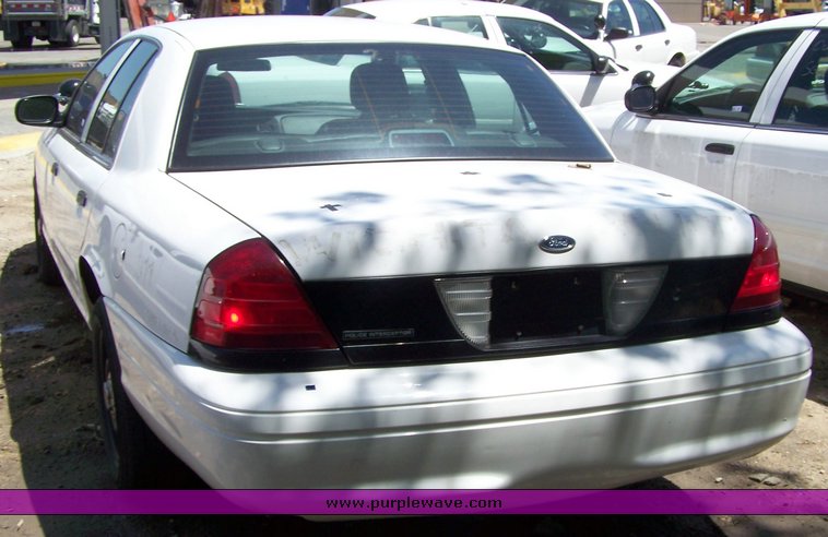 image for item 3879 2006 Ford Crown Victoria Police Interceptor