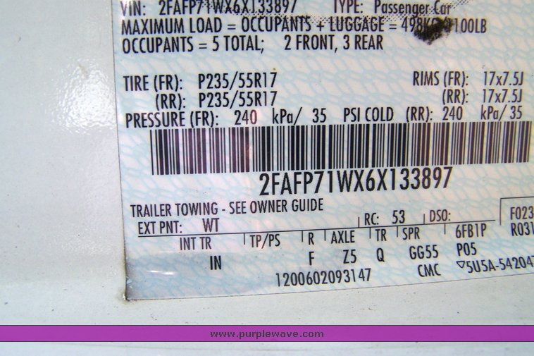 image for item 3879 2006 Ford Crown Victoria Police Interceptor