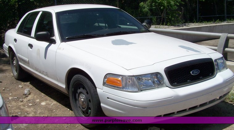 image for item 3880 2006 Ford Crown Victoria Police Interceptor