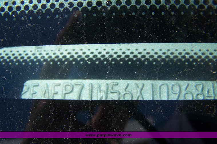 image for item 3880 2006 Ford Crown Victoria Police Interceptor