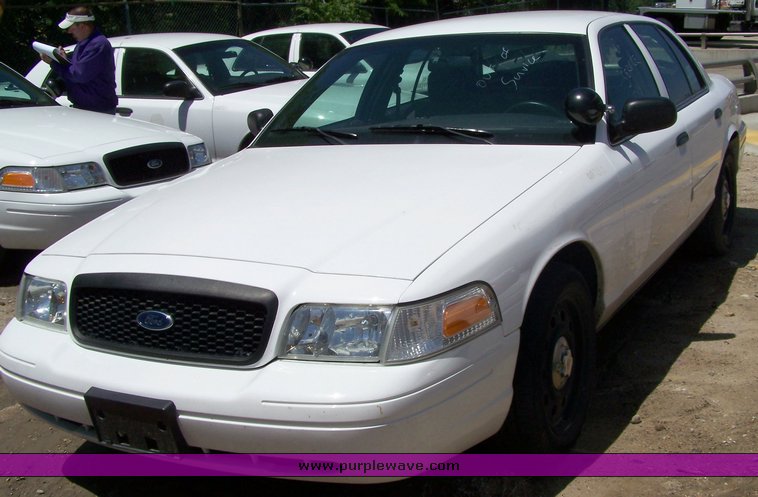 image for item 3881 2006 Ford Crown Victoria Police Interceptor