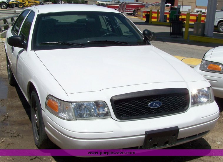 image for item 3881 2006 Ford Crown Victoria Police Interceptor