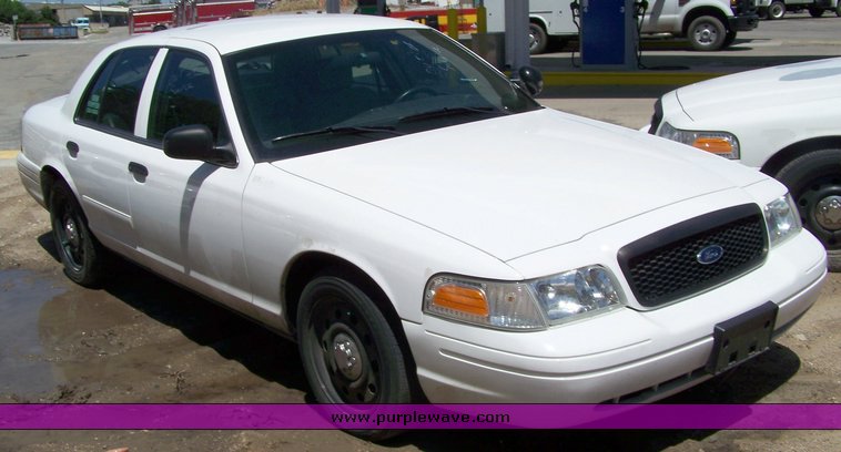 image for item 3881 2006 Ford Crown Victoria Police Interceptor