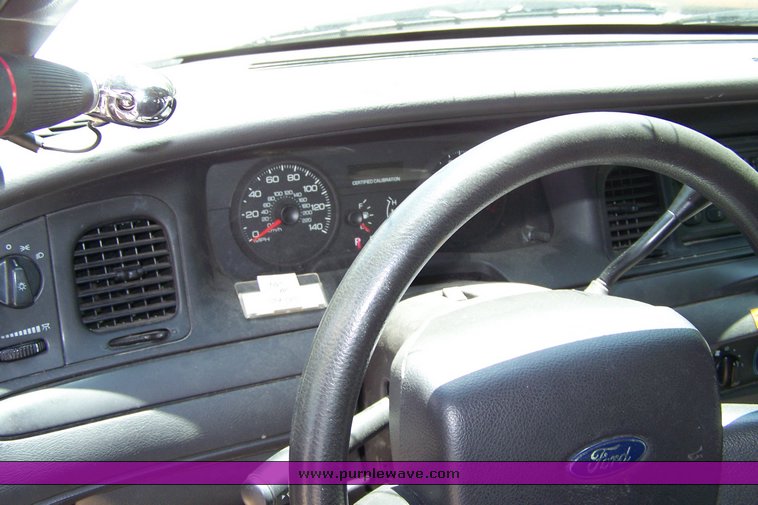 image for item 3881 2006 Ford Crown Victoria Police Interceptor