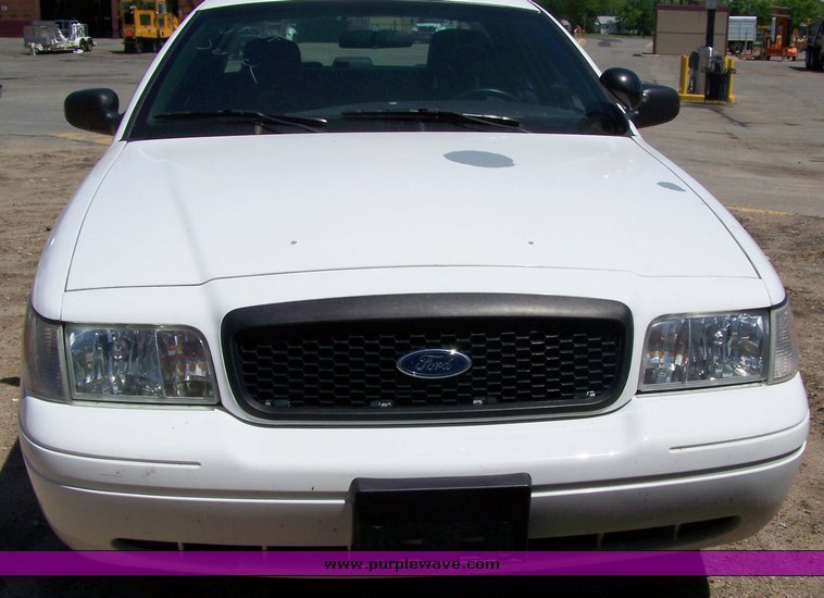 image for item 3883 2006 Ford Crown Victoria Police Interceptor