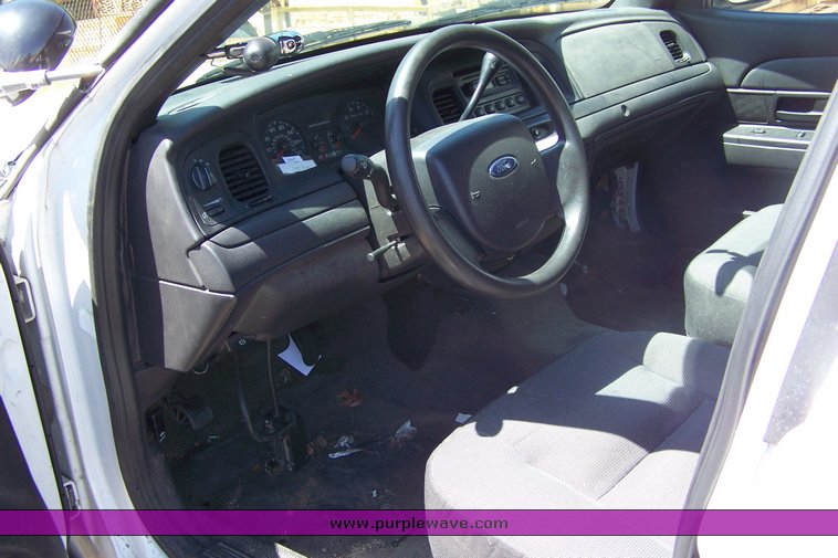 image for item 3883 2006 Ford Crown Victoria Police Interceptor