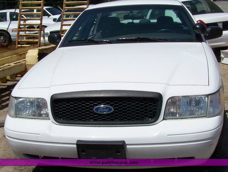 image for item 3884 2006 Ford Crown Victoria Police Interceptor