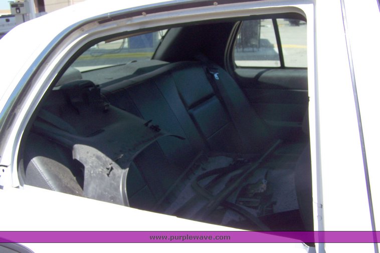 image for item 3884 2006 Ford Crown Victoria Police Interceptor