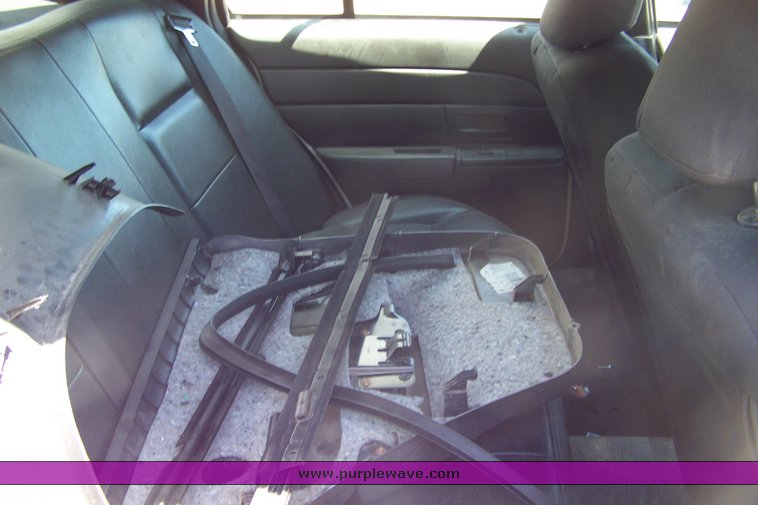 image for item 3884 2006 Ford Crown Victoria Police Interceptor