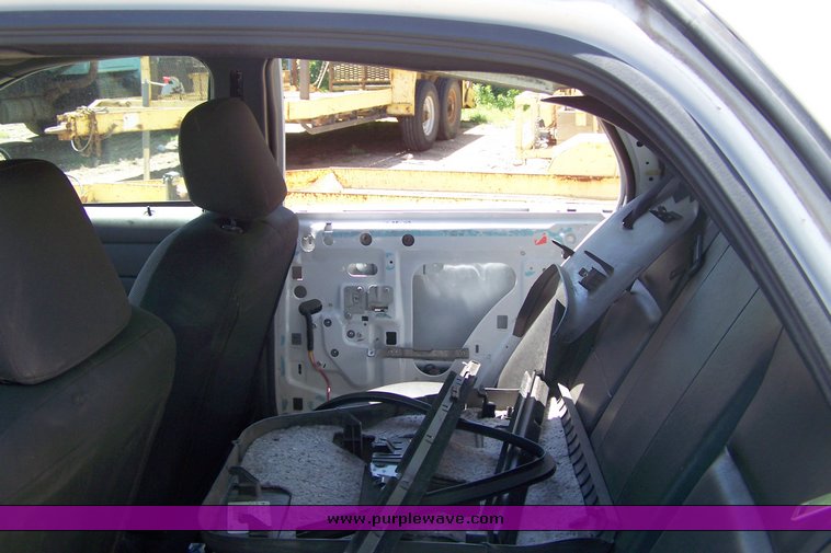 image for item 3884 2006 Ford Crown Victoria Police Interceptor