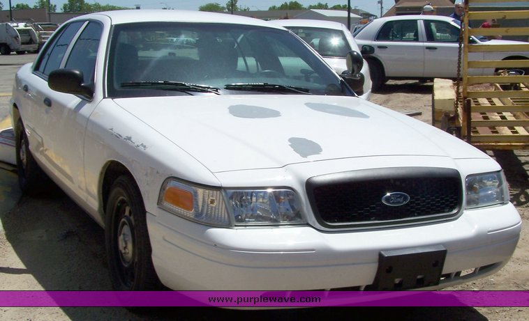 image for item 3885 2006 Ford Crown Victoria Police Interceptor