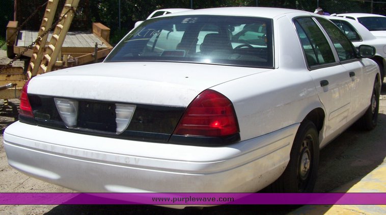 image for item 3885 2006 Ford Crown Victoria Police Interceptor