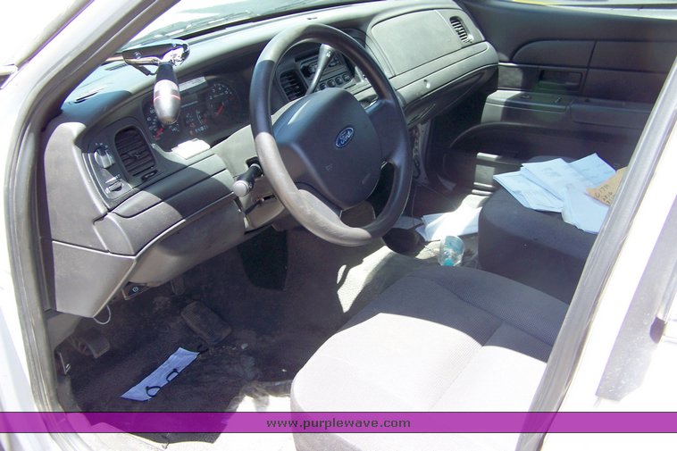 image for item 3885 2006 Ford Crown Victoria Police Interceptor