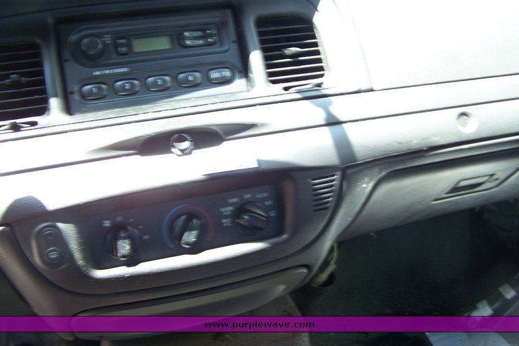 image for item 3885 2006 Ford Crown Victoria Police Interceptor