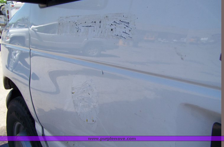 image for item 3886 2005 Ford Econoline E350 Super Duty