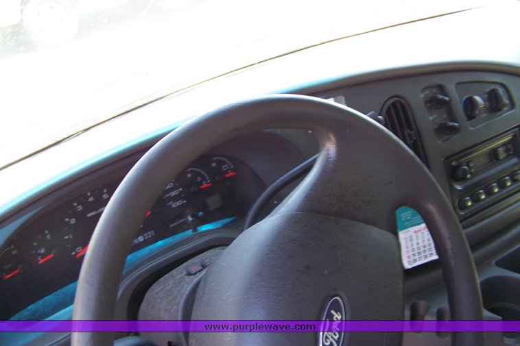 image for item 3886 2005 Ford Econoline E350 Super Duty