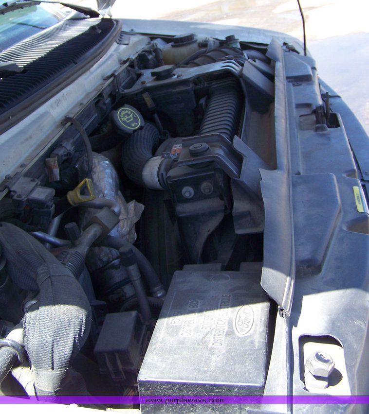 image for item 3886 2005 Ford Econoline E350 Super Duty