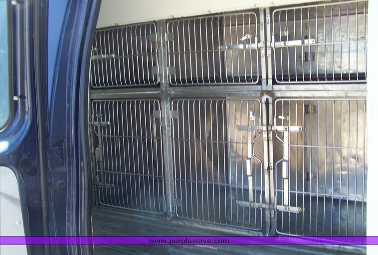 image for item 3887 2005 Ford Econoline E350 Super Duty