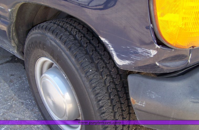 image for item 3887 2005 Ford Econoline E350 Super Duty