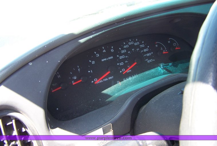 image for item 3887 2005 Ford Econoline E350 Super Duty