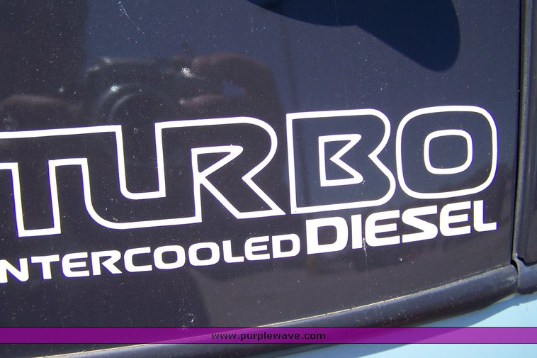 image for item 3888 2001 Isuzu NQR