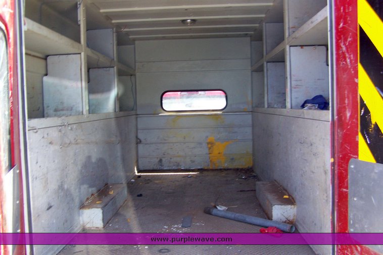 image for item 3889 1995 Chevrolet K3500 pickup truck