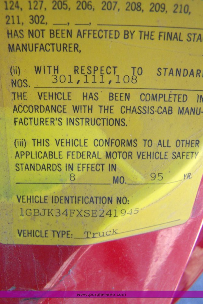 image for item 3889 1995 Chevrolet K3500 pickup truck