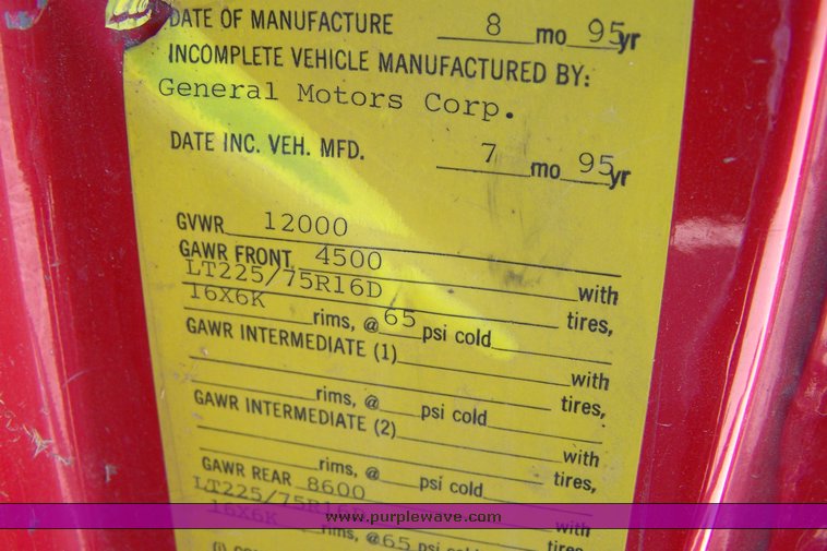 image for item 3889 1995 Chevrolet K3500 pickup truck