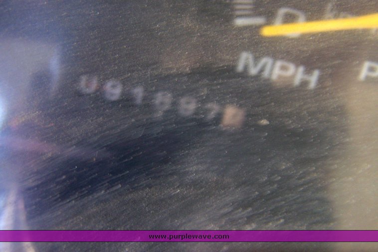 image for item 3889 1995 Chevrolet K3500 pickup truck