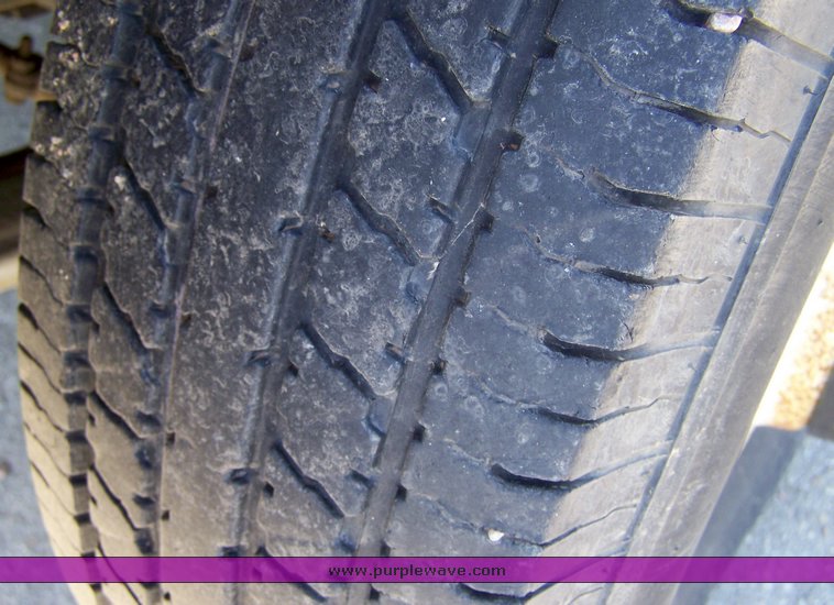 image for item 3889 1995 Chevrolet K3500 pickup truck