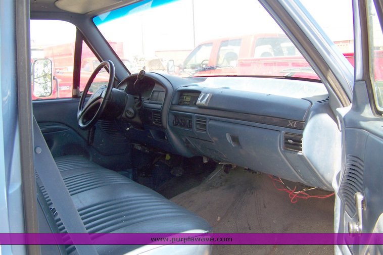 image for item 3891 1997 Ford F Super Duty