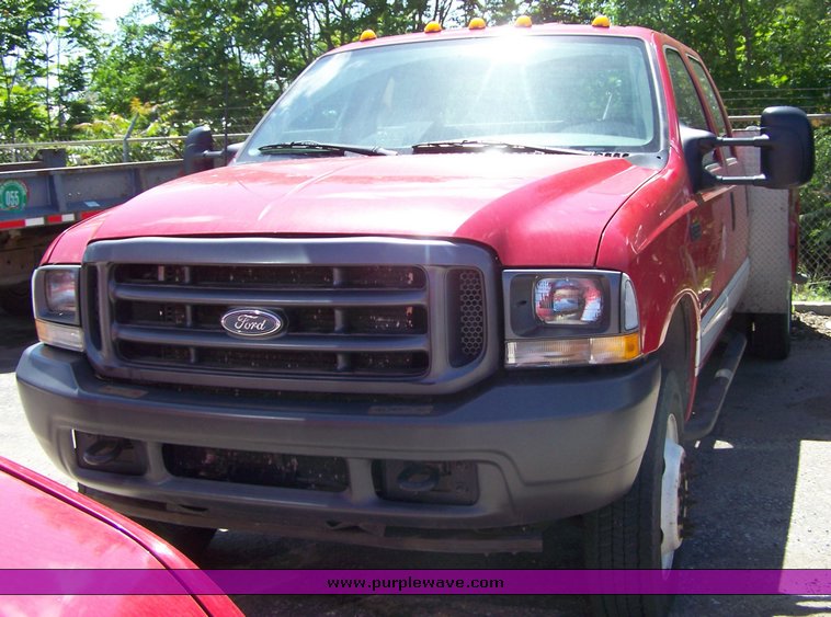 image for item 3892 2002 Ford F550