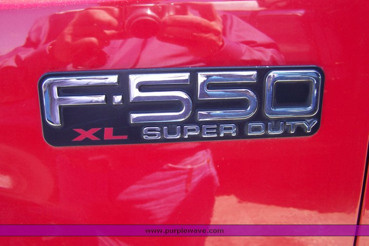 image for item 3892 2002 Ford F550