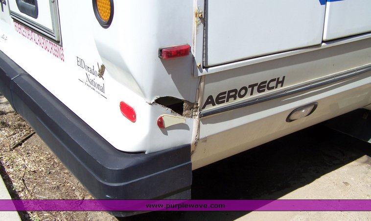 image for item 3896 2003 Ford E450 Super Duty transit bus