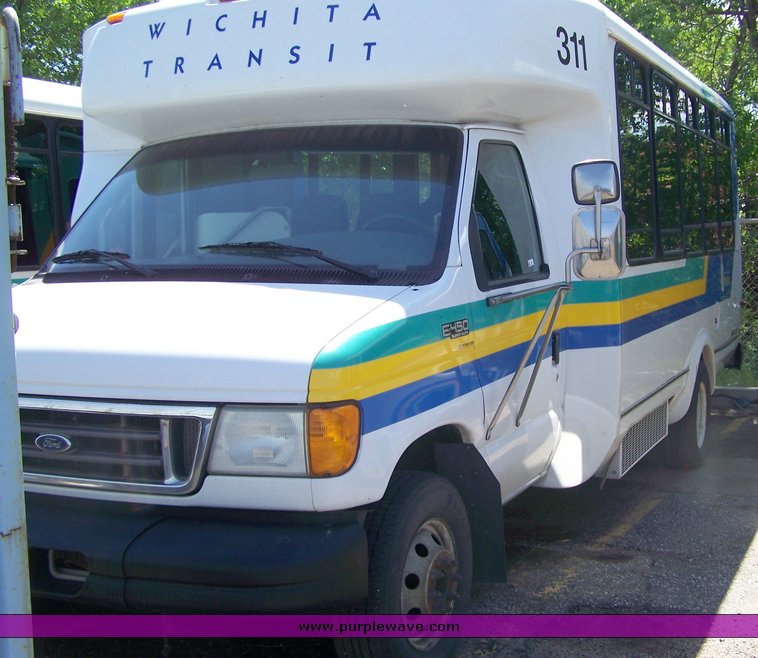 image for item 3897 2003 Ford E450 Super Duty transit bus