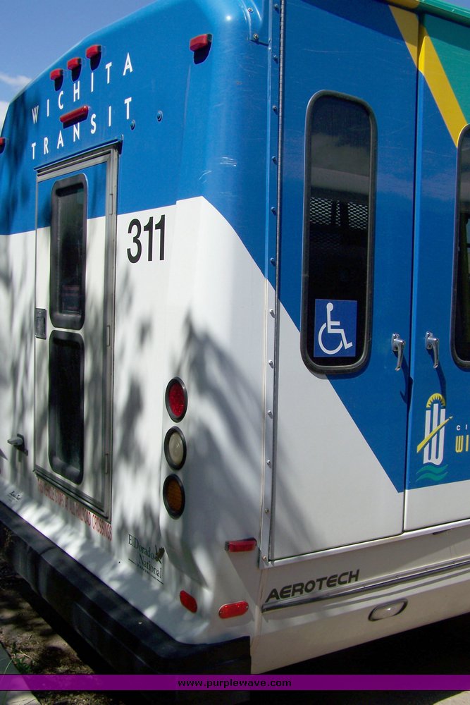 image for item 3897 2003 Ford E450 Super Duty transit bus