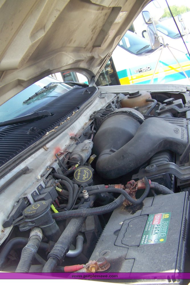 image for item 3898 2003 Ford E450 Super Duty transit bus