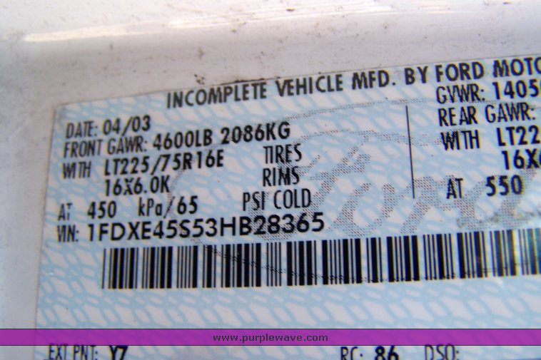 image for item 3899 2003 Ford E450 Super Duty transit bus