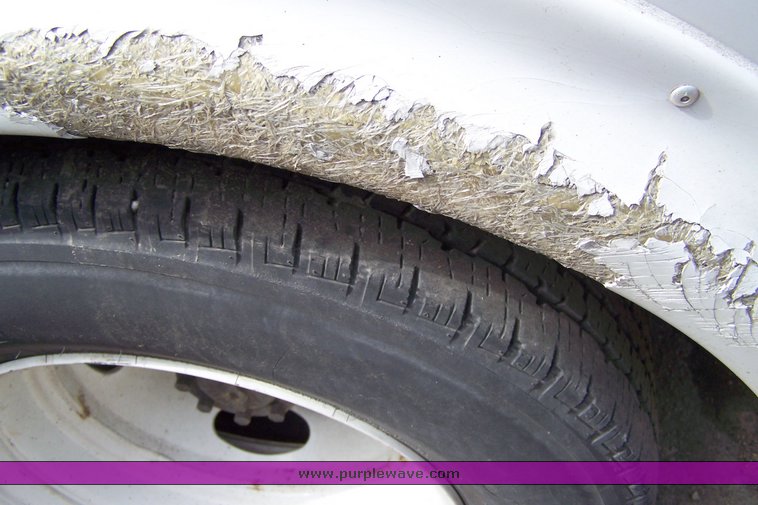 image for item 3900 2003 Ford E450 Super Duty transit bus