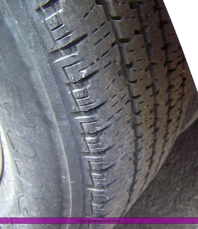 image for item 3900 2003 Ford E450 Super Duty transit bus