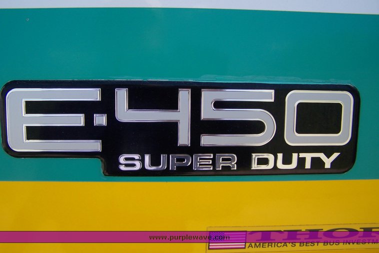 image for item 3900 2003 Ford E450 Super Duty transit bus