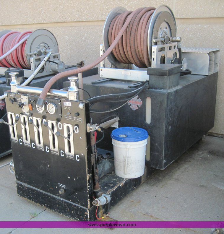 image for item 3906 2001 Hale fire pump