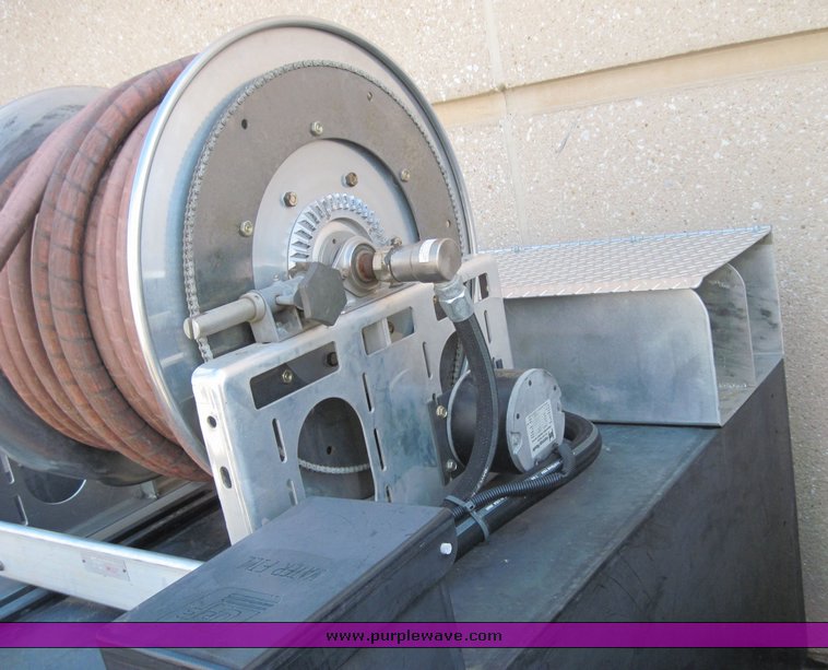 image for item 3906 2001 Hale fire pump