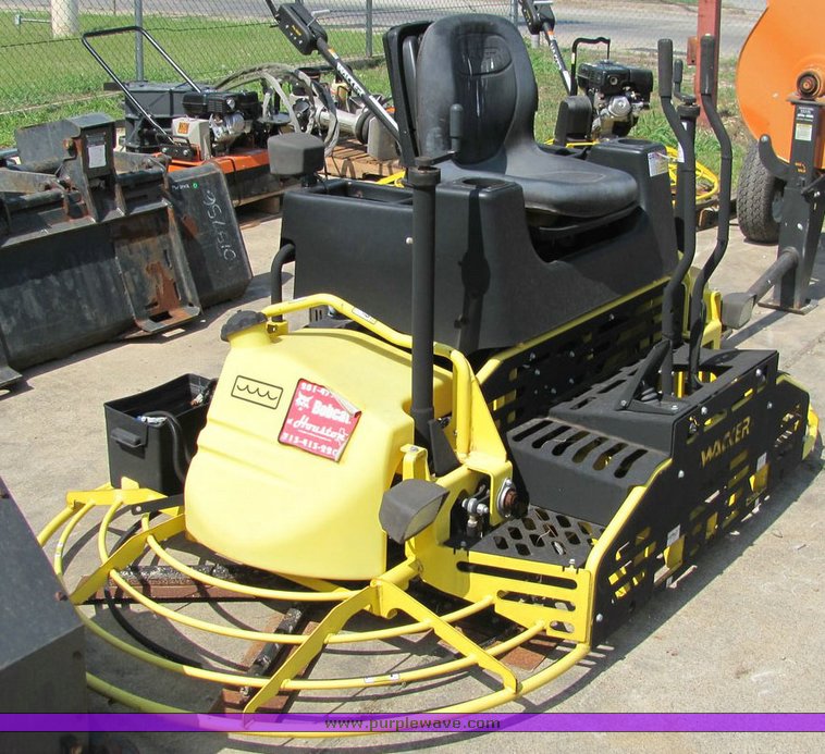 image for item 1015 2006 Wacker CRT48-31V 8' riding trowel