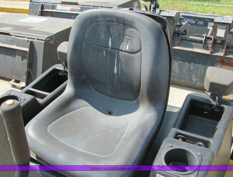 image for item 1015 2006 Wacker CRT48-31V 8' riding trowel