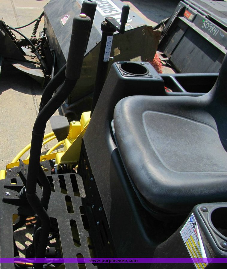 image for item 1015 2006 Wacker CRT48-31V 8' riding trowel